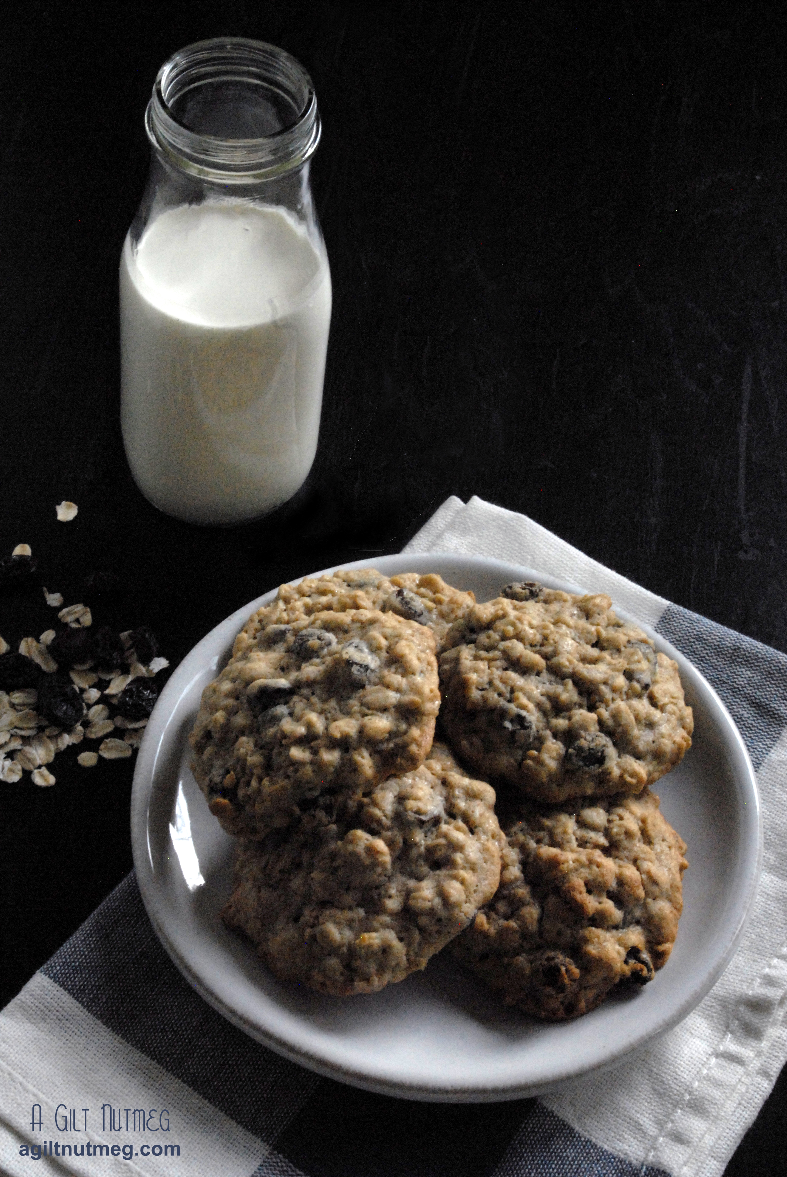 Best Oatmeal Raisin Cookies Ever - www.agiltnutmeg.com